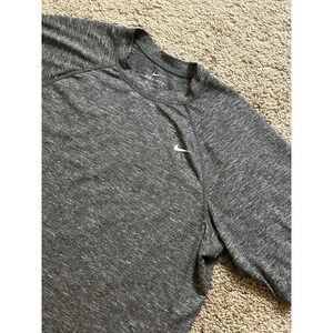 Men's Nike Dri Fit Short Sleeve Athletic Shirt - Large